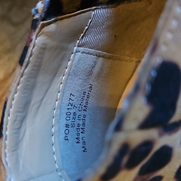 Journee Collection | Size 7 | Demmi Ankle Bootie - Picture 6 of 14